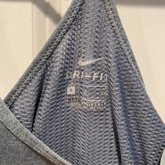 Nike Dri-Fit Grey Tank Small - Picture 3 of 3